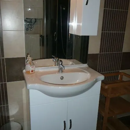 Apartmán Tagas Csaladi Lakas Kiado Segedín